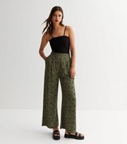 New Look Green Ditsy Floral Full Length Wide Leg Trousers